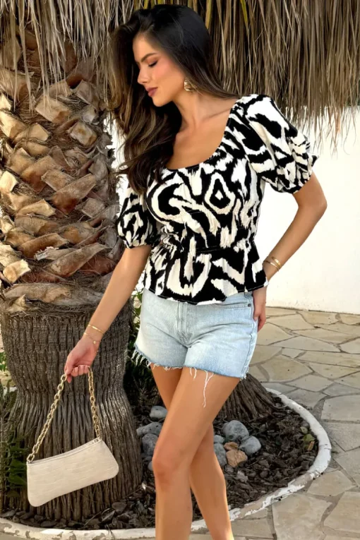 Black And White Abstract Print Short Sleeve Shirred Waist Top